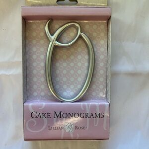 Lillian Rose Silver `O’ Cake Monogram